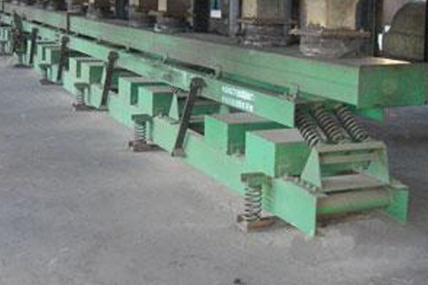 什么是慣性振動(dòng)輸送機(jī)，性能特征概述